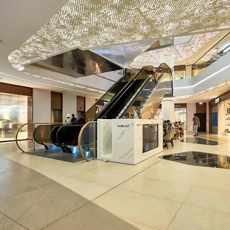 Cosy One-bedroom In Mercury Tower By Zaha Hadid Apartment