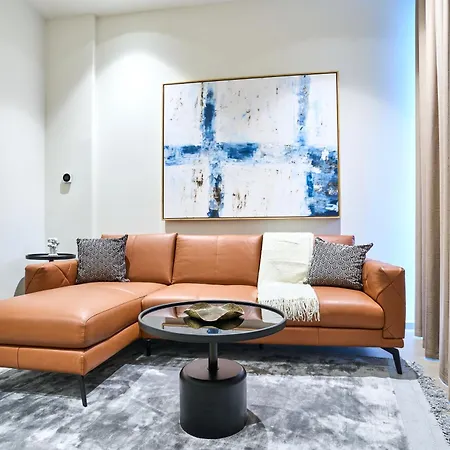 Cosy One-bedroom In Mercury Tower By Zaha Hadid