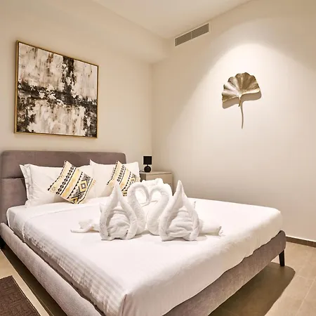 Cosy One-bedroom In Mercury Tower By Zaha Hadid Apartment