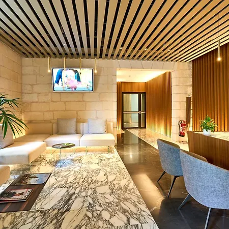 Cosy One-bedroom In Mercury Tower By Zaha Hadid St. Julian's