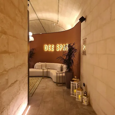 Cosy One-bedroom In Mercury Tower By Zaha Hadid Apartment