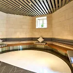 شقة Cosy One-bedroom In Mercury Tower By Zaha Hadid *