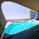 شقة Cosy One-bedroom In Mercury Tower By Zaha Hadid *