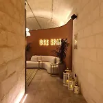 Cosy One-bedroom In Mercury Tower By Zaha Hadid شقة