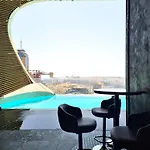 Cosy One-bedroom In Mercury Tower By Zaha Hadid شقة سانت جوليان